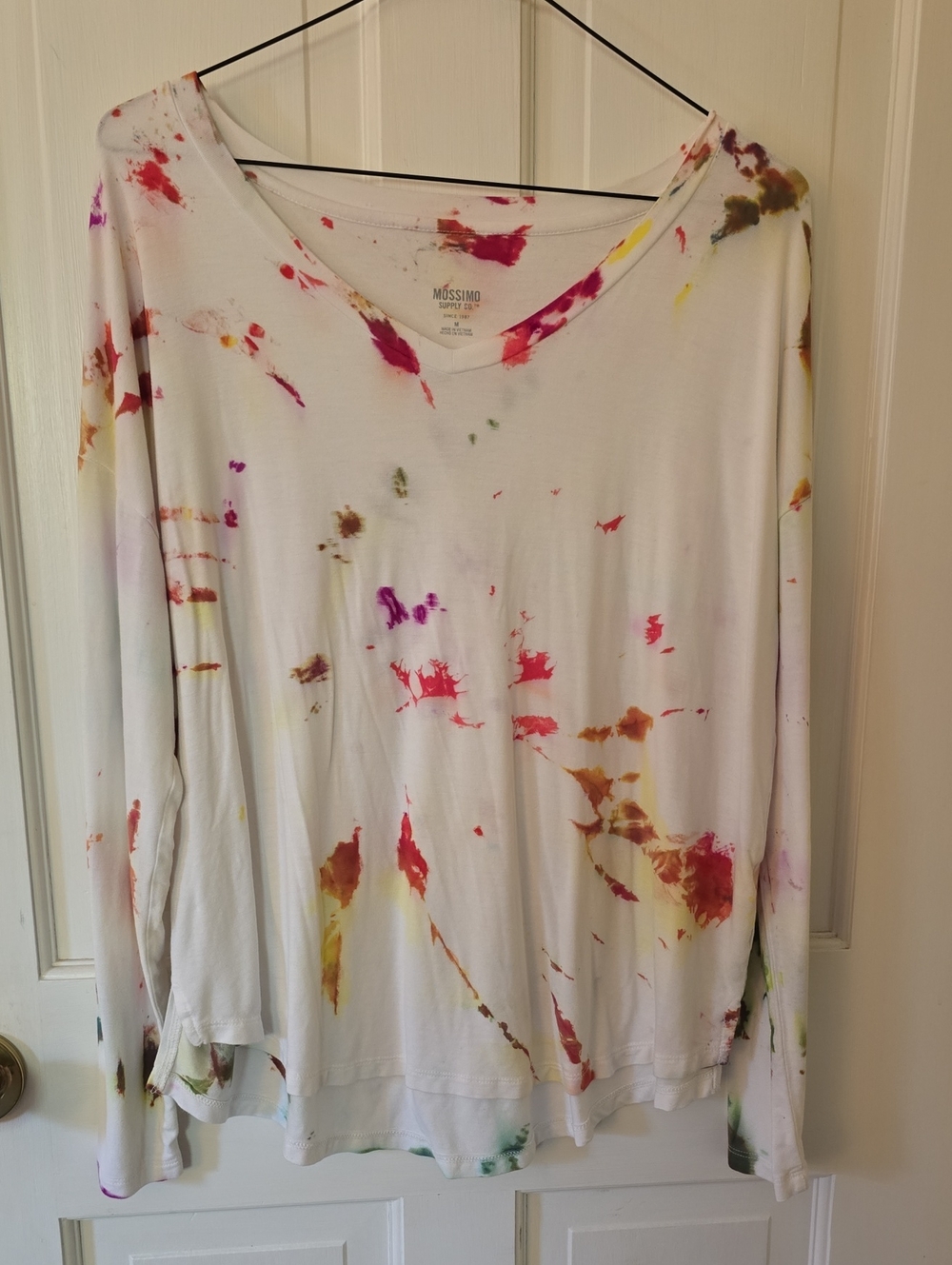 Mossimo Supply Co. White Long Sleeve V-Neck Tie-Dye Top Size M